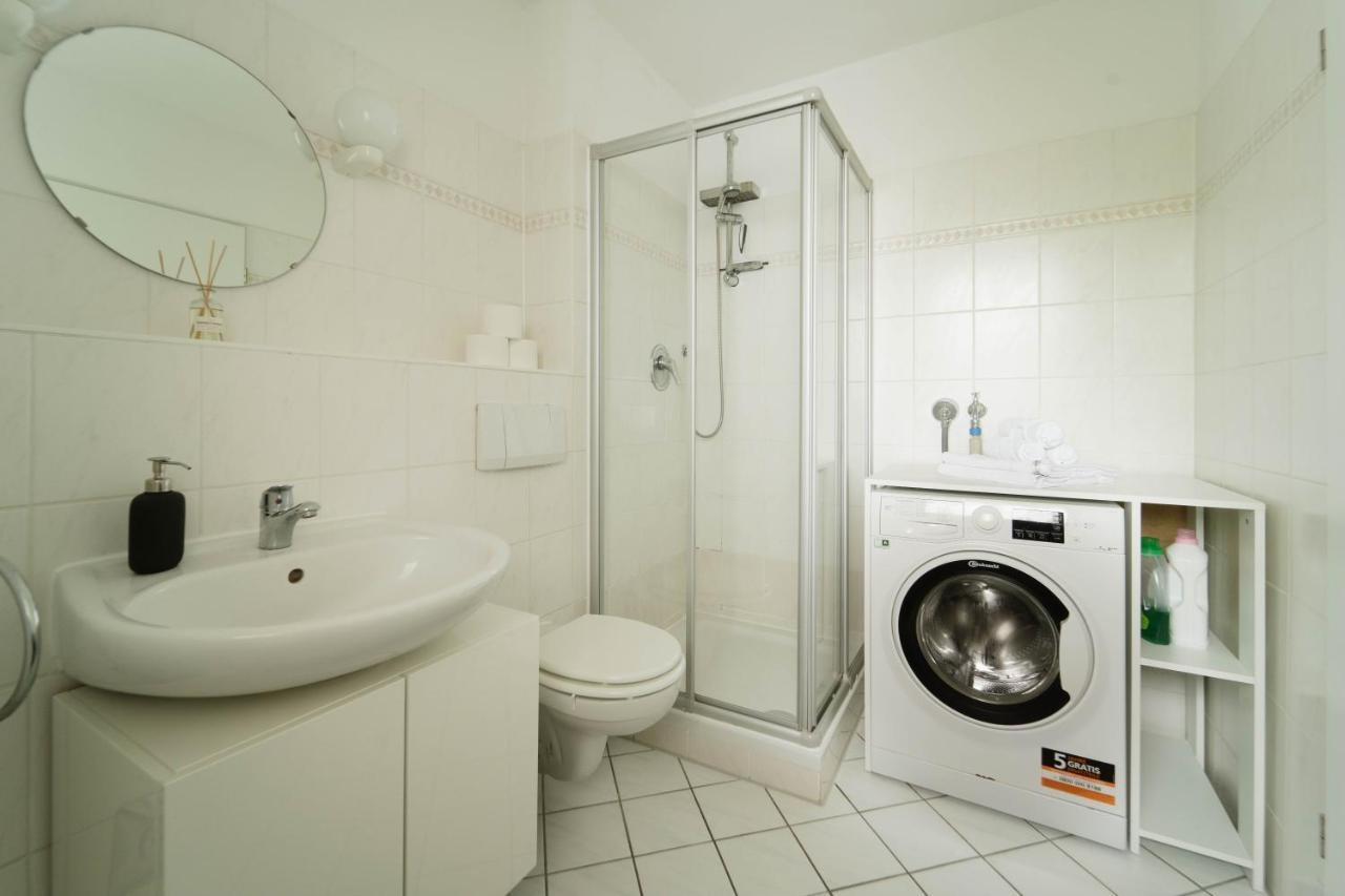 Raum921 - Stilvolles Apartment - Wlan, Tiefgarage, Kueche, Netflix Magdeburg Kültér fotó